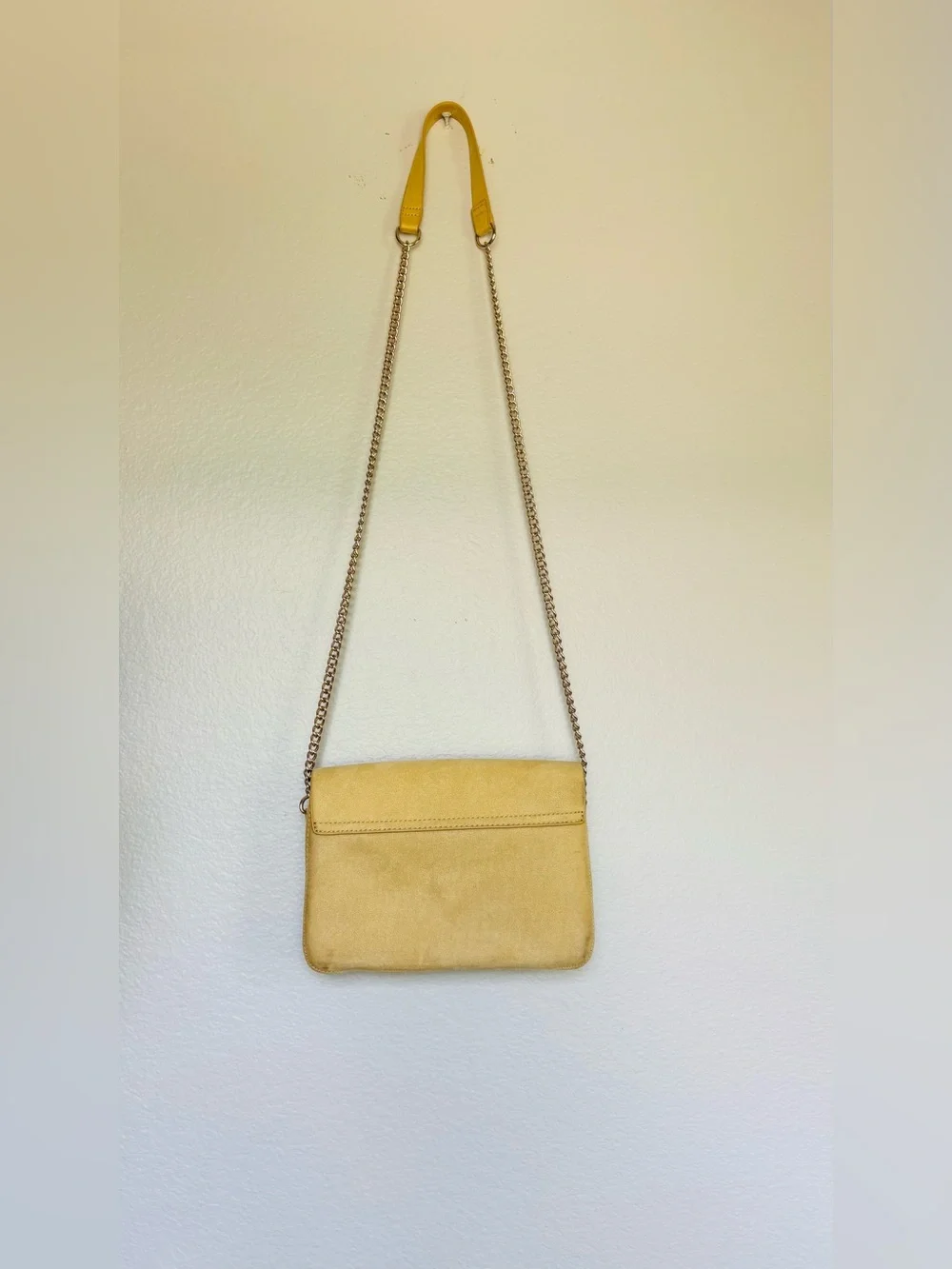 H&M Yellow Suede Crossbody Bag with Gold Chain Strap - Picture 5 of 13